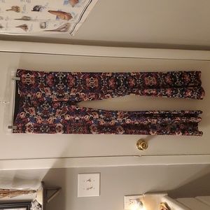 Stretchy floal bells